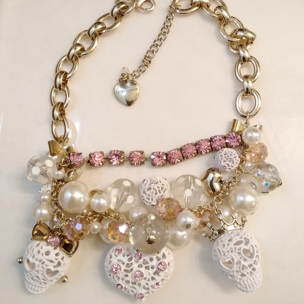 Betsey Johnson White Lace Skull Heart Necklace